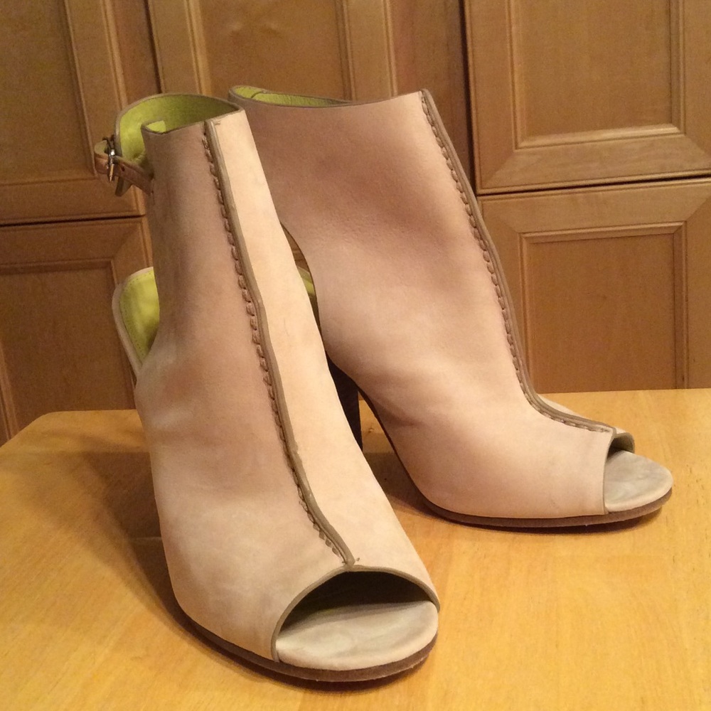 Vintage Coach Saratoga Nubuck peep-toe booties